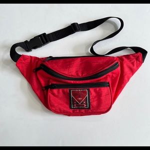 Vintage fanny pack Sports Basics red 3 pockets great condition